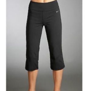 Women’s‎ Nike Fit Dry Black Wide Leg Crop Pants Size Small 4-6 EUC